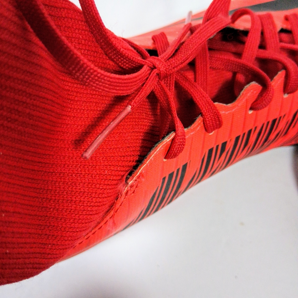 Nike Mercurial Men's Size 9 Rare Red Flashy Soccer Shoes Worn Once! - Picture 10 of 11